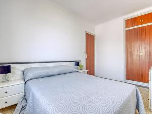 Apartment in Roses near Almadrava Beach