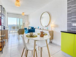 Apartment in Roses by the Waterfront