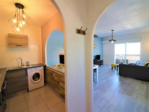 Apartment in Roses with Waterfront Views