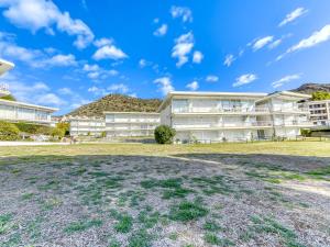 Apartment in Roses near beach