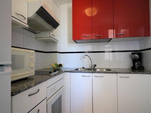 Apartment in Roses near Sandy Beach