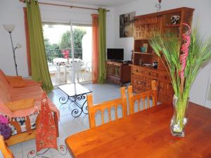 Apartment in Roses near Sandy Beach