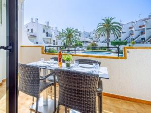 Apartment in Roses by Rocky Beach