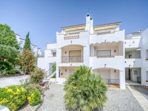 Apartment in Roses by Rocky Beach