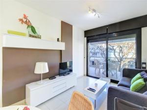 Beachfront apartment in Roses