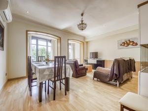 Apartment in Roses by the Beach