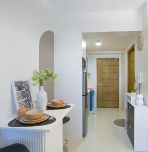 Casa - Vibrant City Center Studio Near Ayala Mall