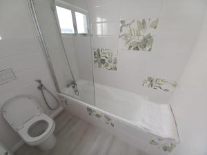 Whale Rock Estate Four 1