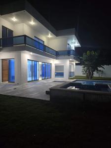 VillaGuerra-Piscina-Billar-BBQ-WiFi-Cozy-3Br-5Bds-7Pax