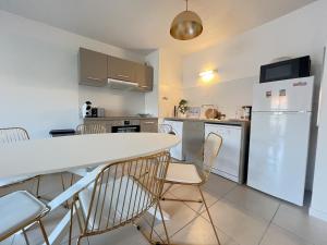 Appartements Appartement centre Arcachon, proche plage, 6 couchages, balcon, parking, Wifi inclus - FR-1-474-258 : photos des chambres