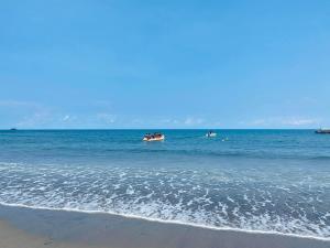 Phi-Phi Beach Resorts & Hotel