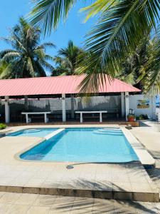 Phi-Phi Beach Resorts & Hotel