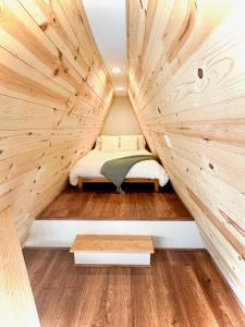 The Charlotte A-Frame cabin with mountain views