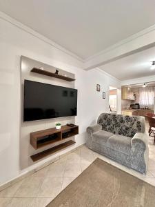 Apartamento a 50 metros da praia em Residencial Solar das Bromélias no Centro de Bombinhas