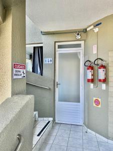 Apartamento a 50 metros da praia em Residencial Solar das Bromélias no Centro de Bombinhas