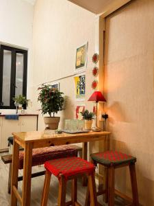 Hanoian Traditional Living Space for Group Travel