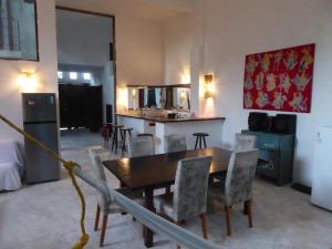 Siesta Fiesta Tree house