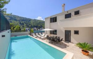 Stunning Home In Blace With Wifi 