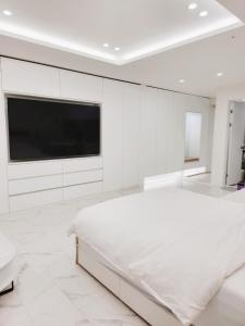 5 seconds to Dongmyo Station