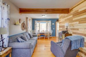 Shared Pond and Trails Rosedale Cottage!