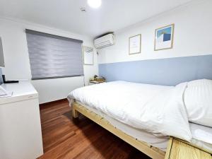 Phòng Tiêu Chuẩn Giường Đôi (Standard Double Room)