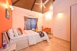 Lifeline Villas- Backwater Breeze Valley Touch Luxurious Infinity Pool Villa With Huge Open Space close to Strawberry farms