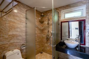 Suite Có Giường Cỡ King Nhìn Ra Biển (King Suite with Ocean View)