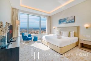 LUX Iconic Views at The Palm Tower Suite 5