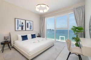 Beautiful 2 Bedroom Sea Views at La Vie JBR