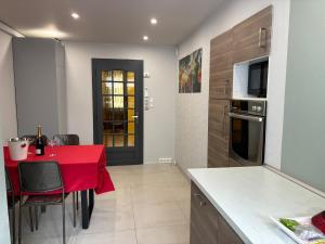 Appartements Appartement fabuleux 100 m2 parking privatif entierement climatise : photos des chambres