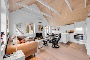 Modernized Holiday Home, Centrally Located In One Of Søndervigs Best Locations