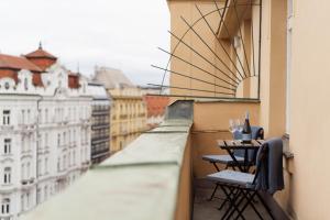 Louvre - Cozy City Center Apartment with Balcony