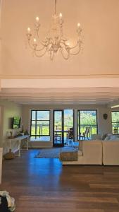 BestPlaceEver-Luxury Two-Story Apartment with Vineyard Views