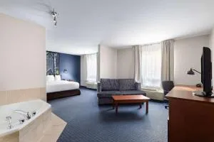 Super 8 by Wyndham Sainte Agathe Des Monts - Saint-Sauveur-des-Monts