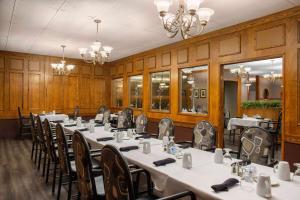 Days Inn & Conference Centre by Wyndham Camrose Norsemen