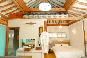 Happiness on Jacuzzi Private Pension