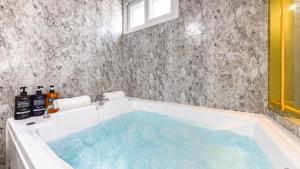 Chuncheon Poolhouse Epop