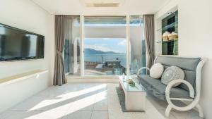 Namhae Opera House Pension