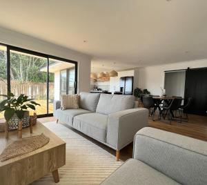 Modern Retreat for Friends, Family, or Fishing!