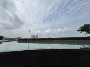 River Condo Spectacular Pools