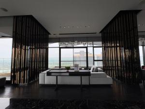 River Condo Spectacular Pools