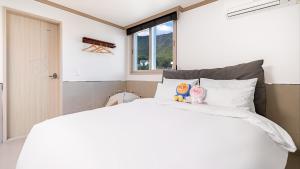 Namhae Dangdangi Dog Pension Blue