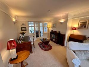 The Coastal Hideaway - Weymouth
