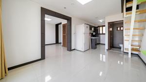 Geojedo Pilos Ocean View Pension