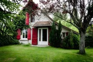 Gites De Groupe Pour 24 Personnes - Sarlande