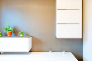 Charming 1-BR Retreat with Coastal View