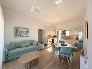 The Mint House - Alimos