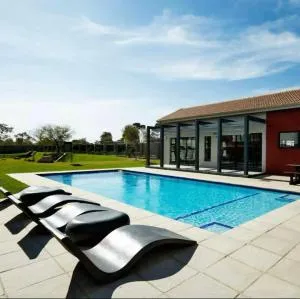 Luxe Haven 102 Ventura Estate - Chartwell