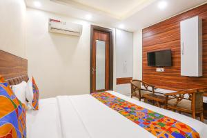 FabHotel Gold Inn Janakpuri