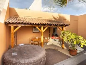 EK Candelaria House Estrelitzia - La Hidalga